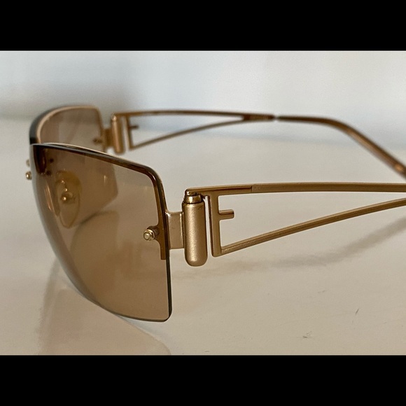 Vintage FENDI (Authentic) Sunglasses SL7463 main image 7